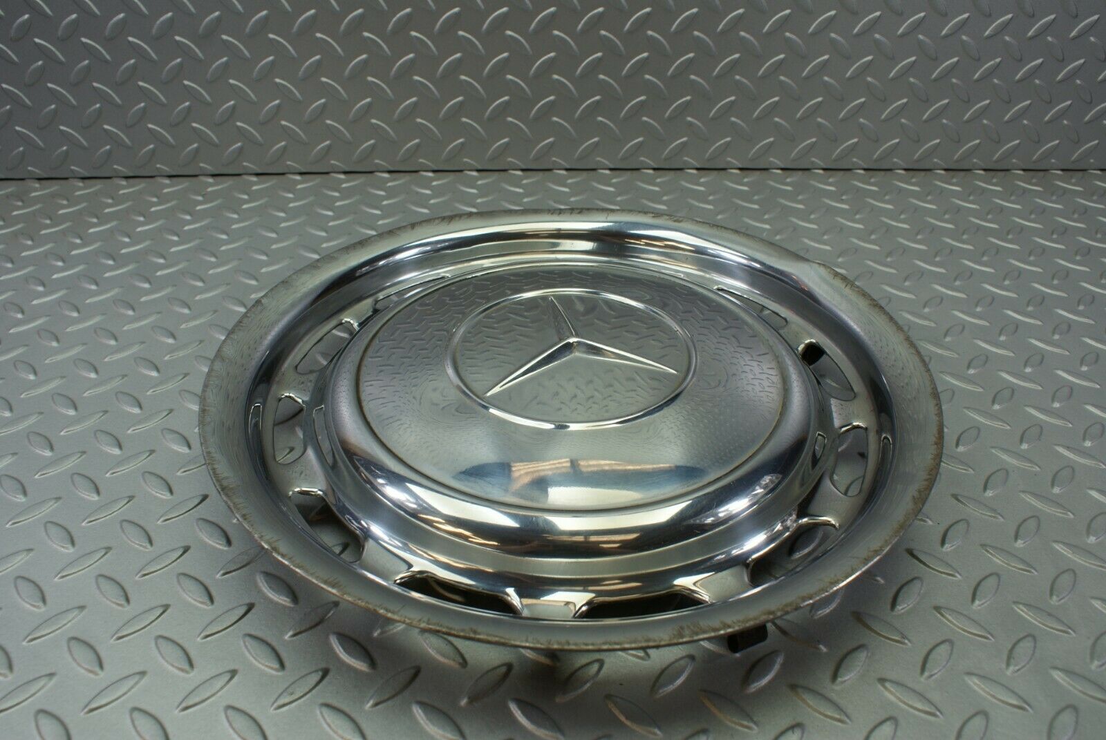 3140 Mercedes-Benz C107 350SLC Coupe Coupe Wheel Trim Hub Cap 14