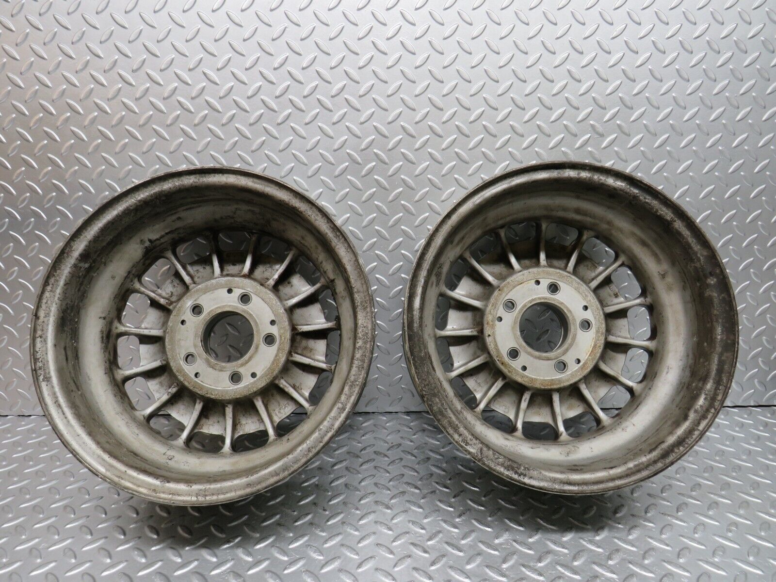 29620 Mercedes-Benz W123 Alloy Wheel Set Mexican Hat 5.5Jx14H2 ET30 1234001702