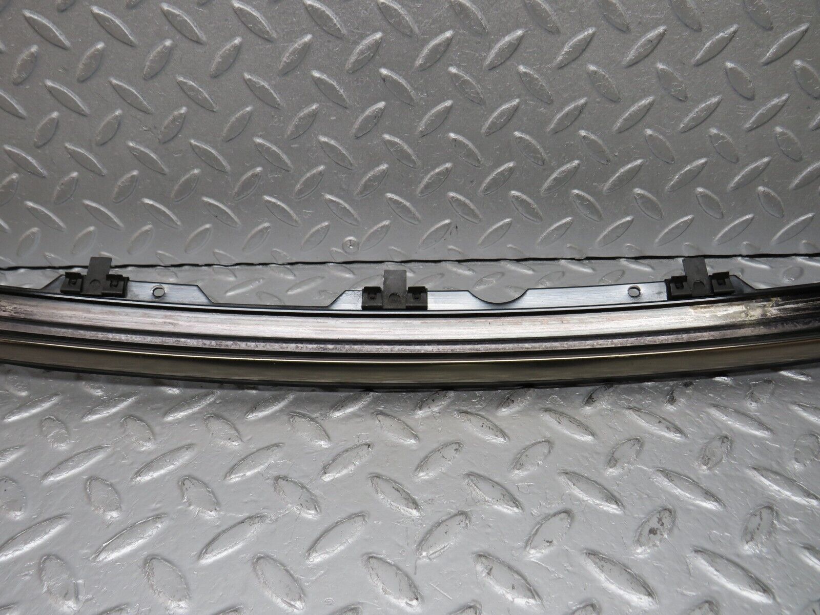 38607 Mercedes-Benz R129 280SL Coupe Front Windscreen Top Chrome Trim