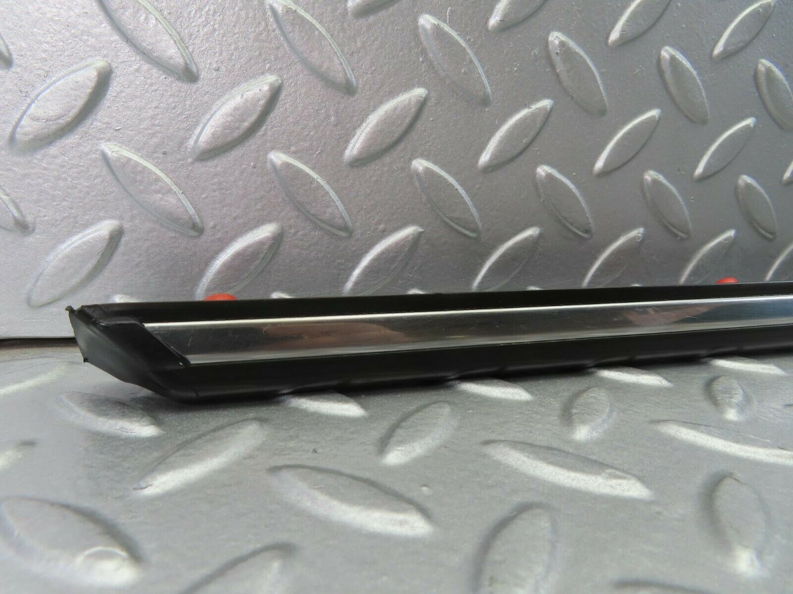 10246 Mercedes-Benz W123 Rear Left Door Centre Moulding Trim