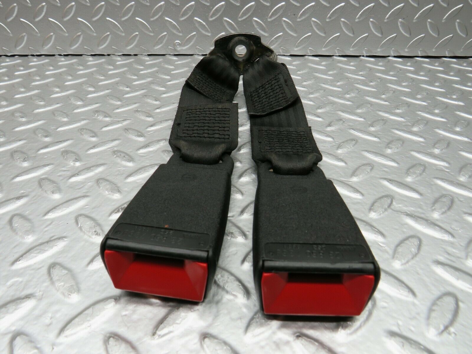 24060 Mercedes-Benz W123 280E Seat Belt Buckle Rear 1238607369