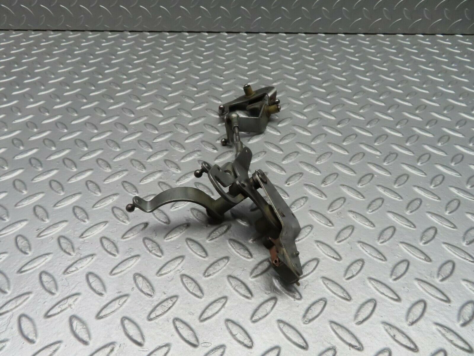 10147 Mercedes-Benz C123 230CE Coupe Throttle Linkage