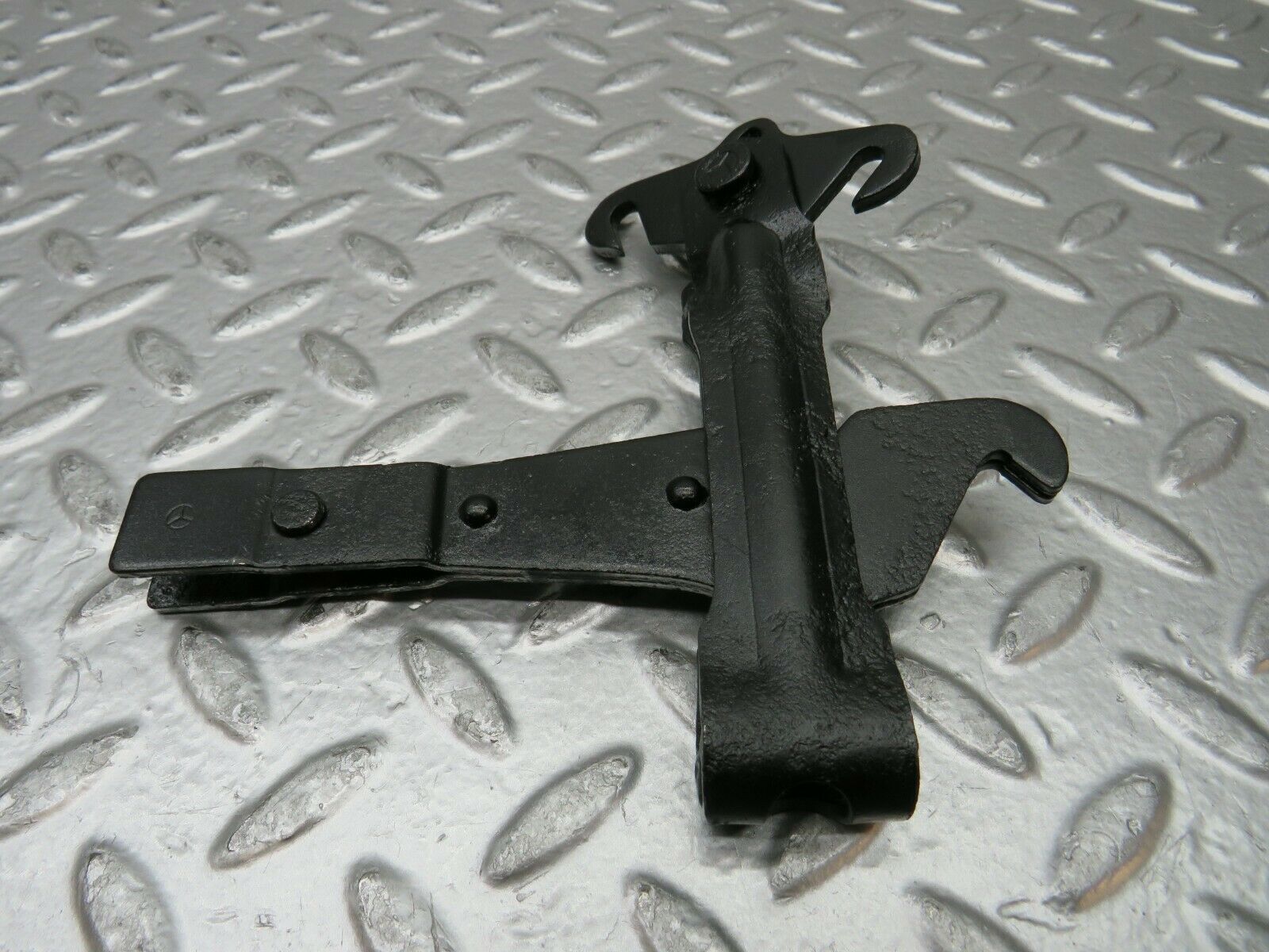 23137 Mercedes-Benz C123 230CE Coupe Handbrake Regulator