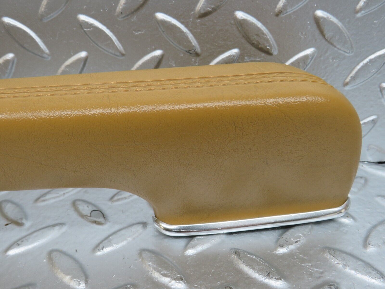 25439 Mercedes-Benz W123 200 Interior Door Handle Rear Left