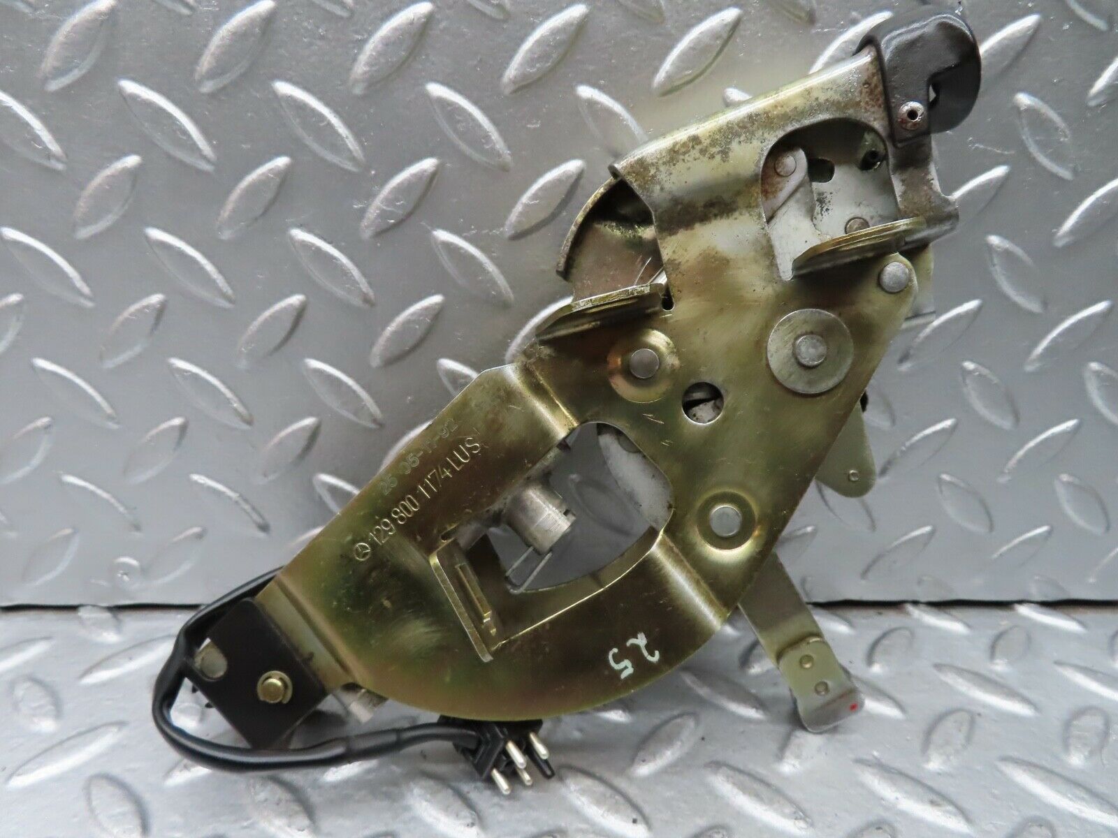 19867 Mercedes-Benz R129 300SL Coupe Rear Left Roof Lock Mechanism 1298001174