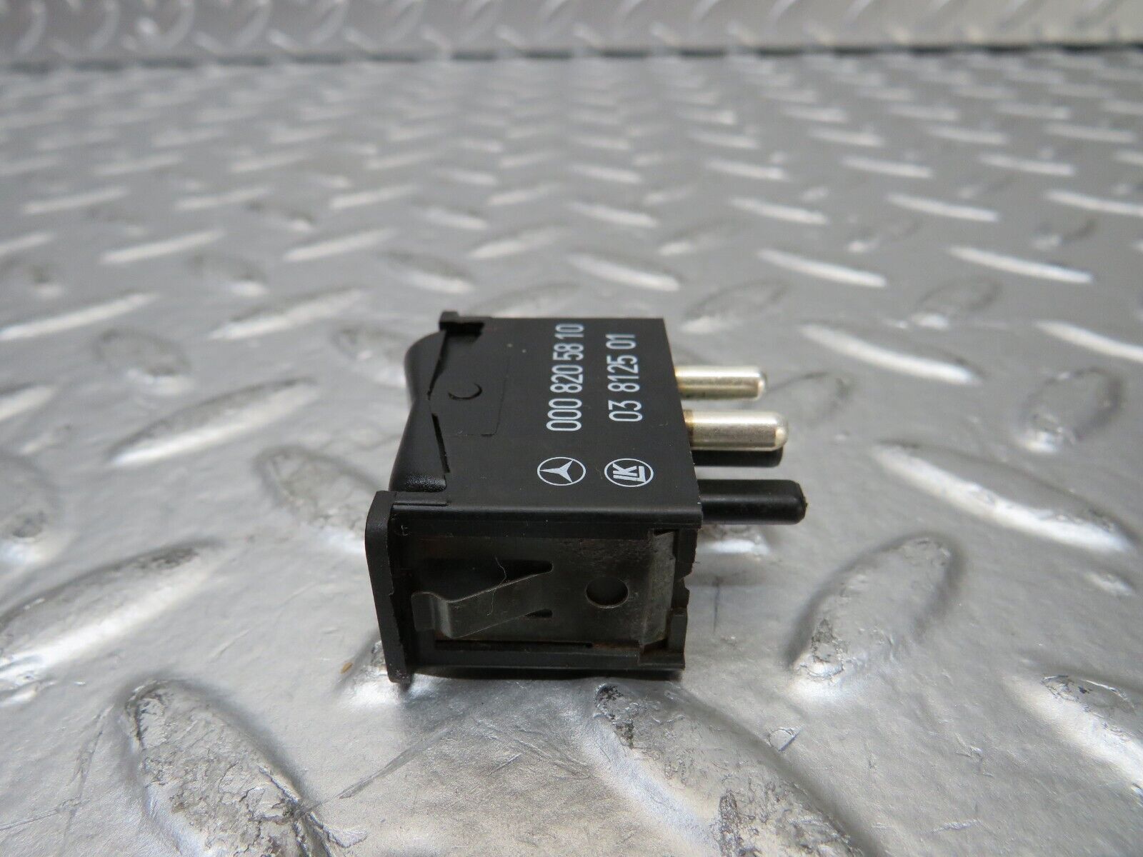 25344 Mercedes-Benz W201 190D Interior Dome Light Switch 0008205810