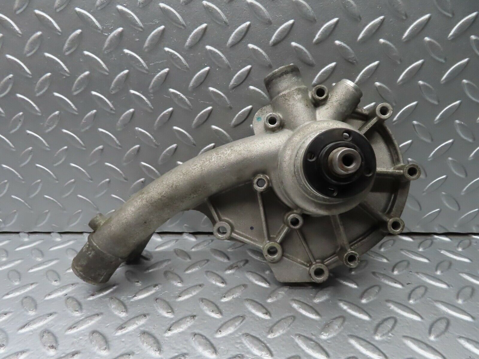 21264 Mercedes-Benz W123 230E Water Pump
