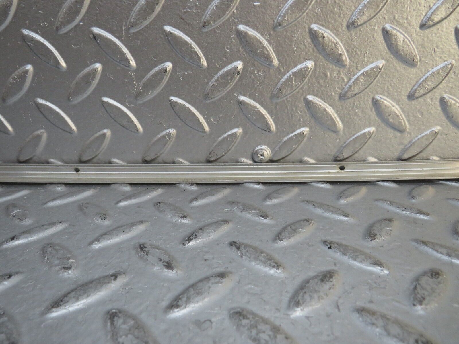 29930 Mercedes-Benz W123 230E Sunroof Chrome Trim