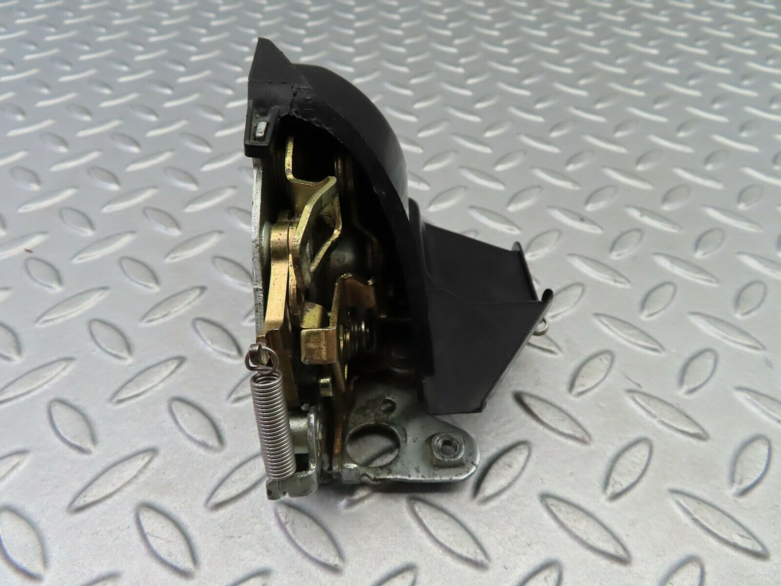 6119 Mercedes-Benz W126 380SE Rear Right Door Lock Mechanism
