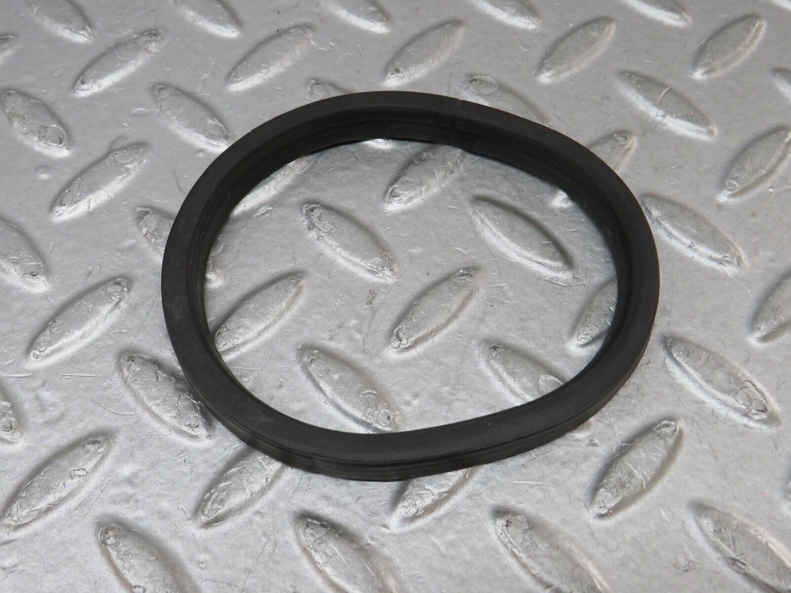 36379 Mercedes-Benz W126 420SE Headlight Lid Cover