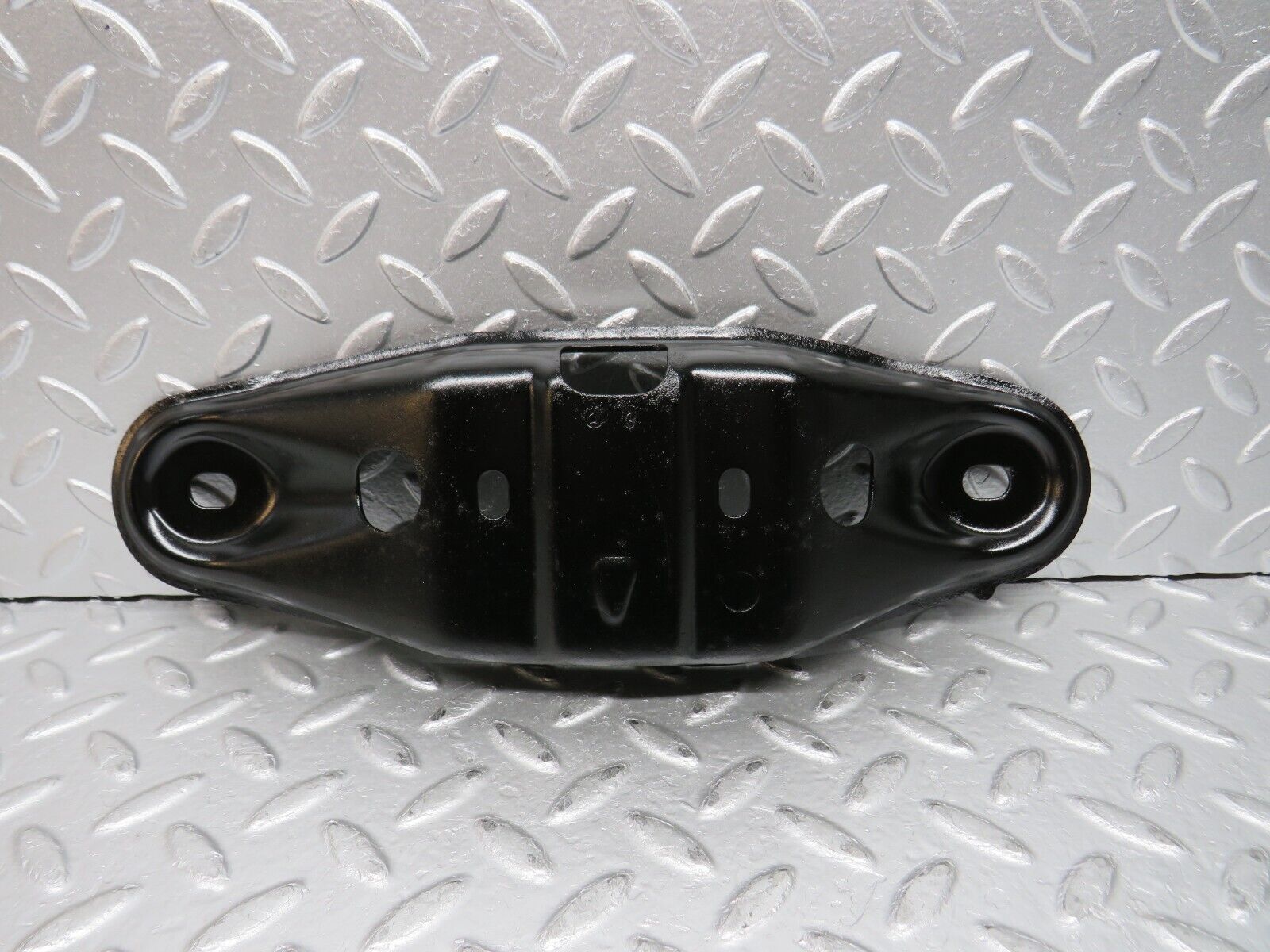 31672 Mercedes-Benz W201 190LE 1.8L Gearbox Mount Bracket