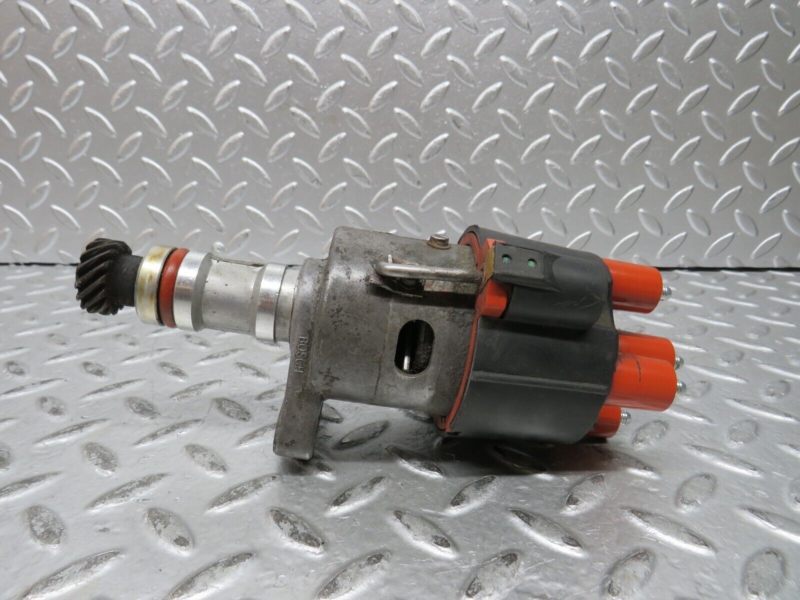 28701 Mercedes-Benz W123 230E Ignition Distributor Bosch 0021589801 0237003025