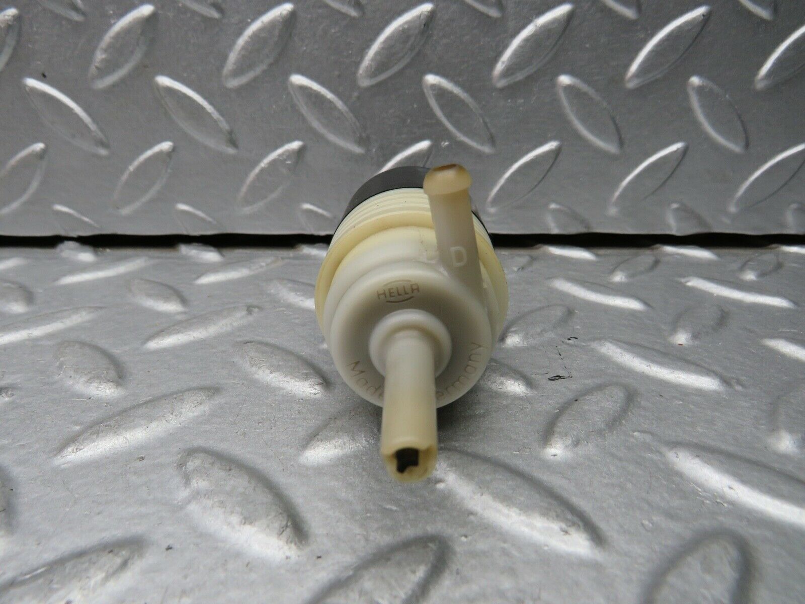 21902 Mercedes-Benz W124 Windscreen Washer Pump