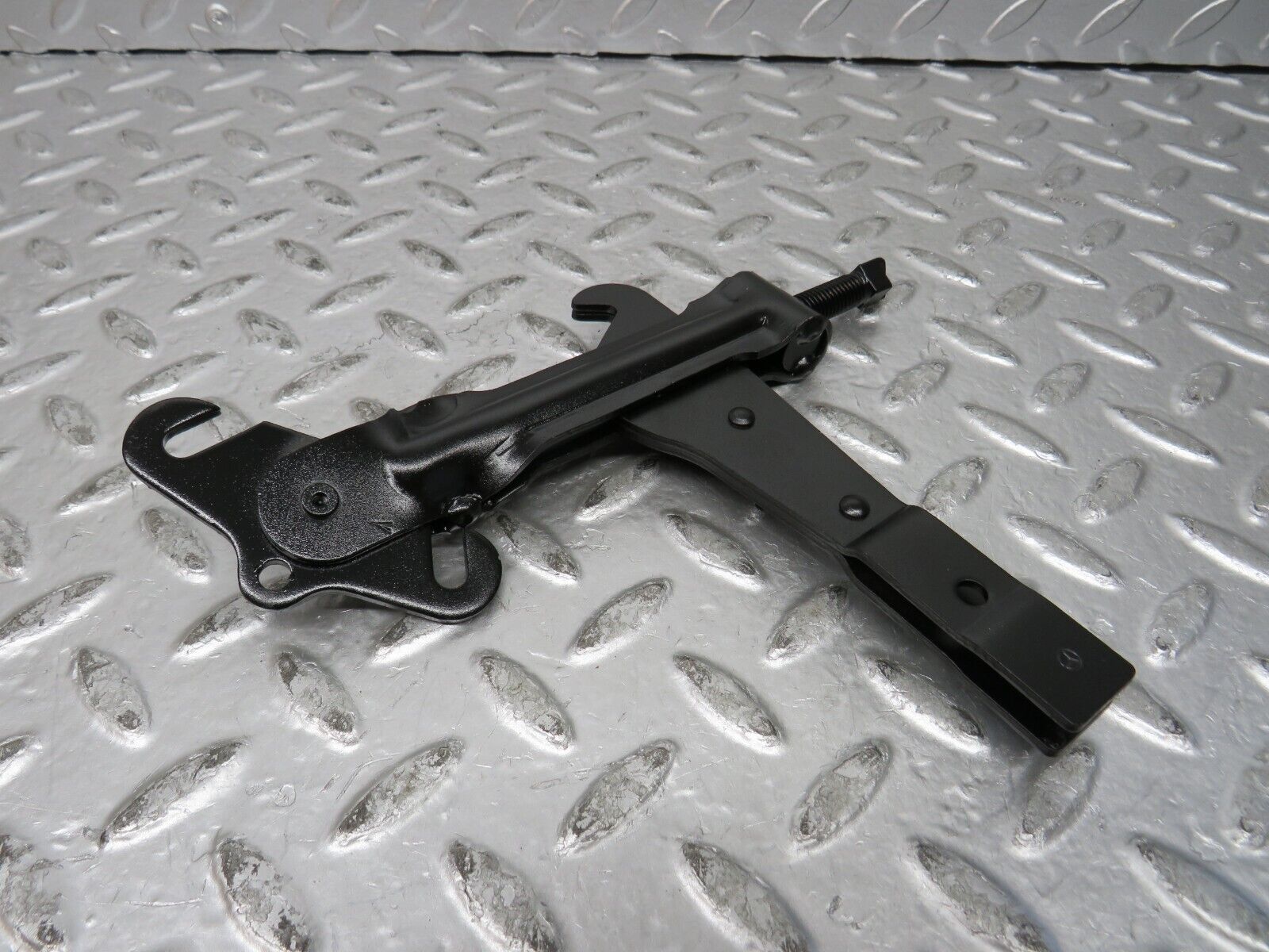 27267 Mercedes-Benz W123 280E Handbrake Adjusting Handbrake Regulator