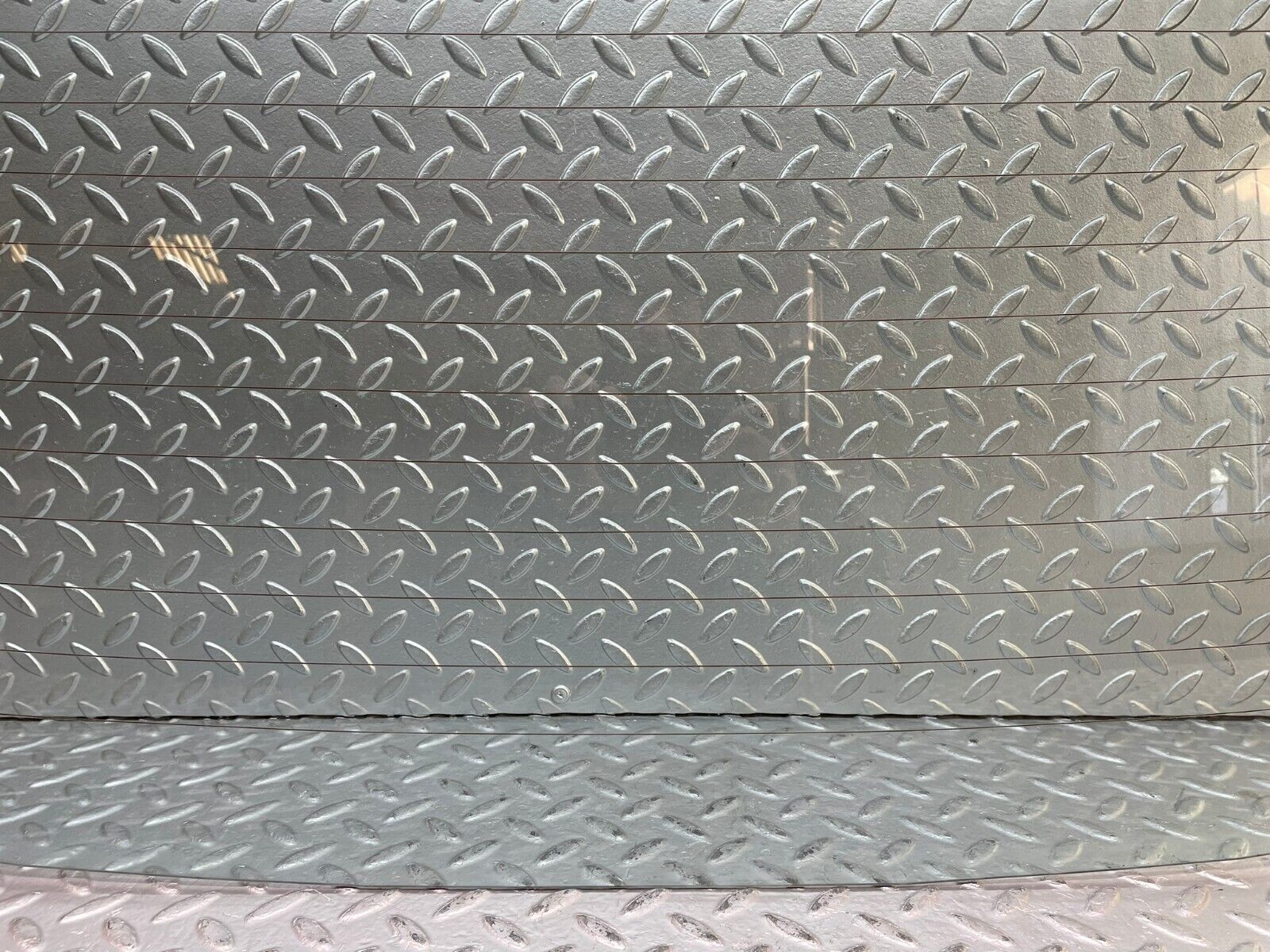 31924 Mercedes-Benz W123 230E Rear Heated Windscreen Glass