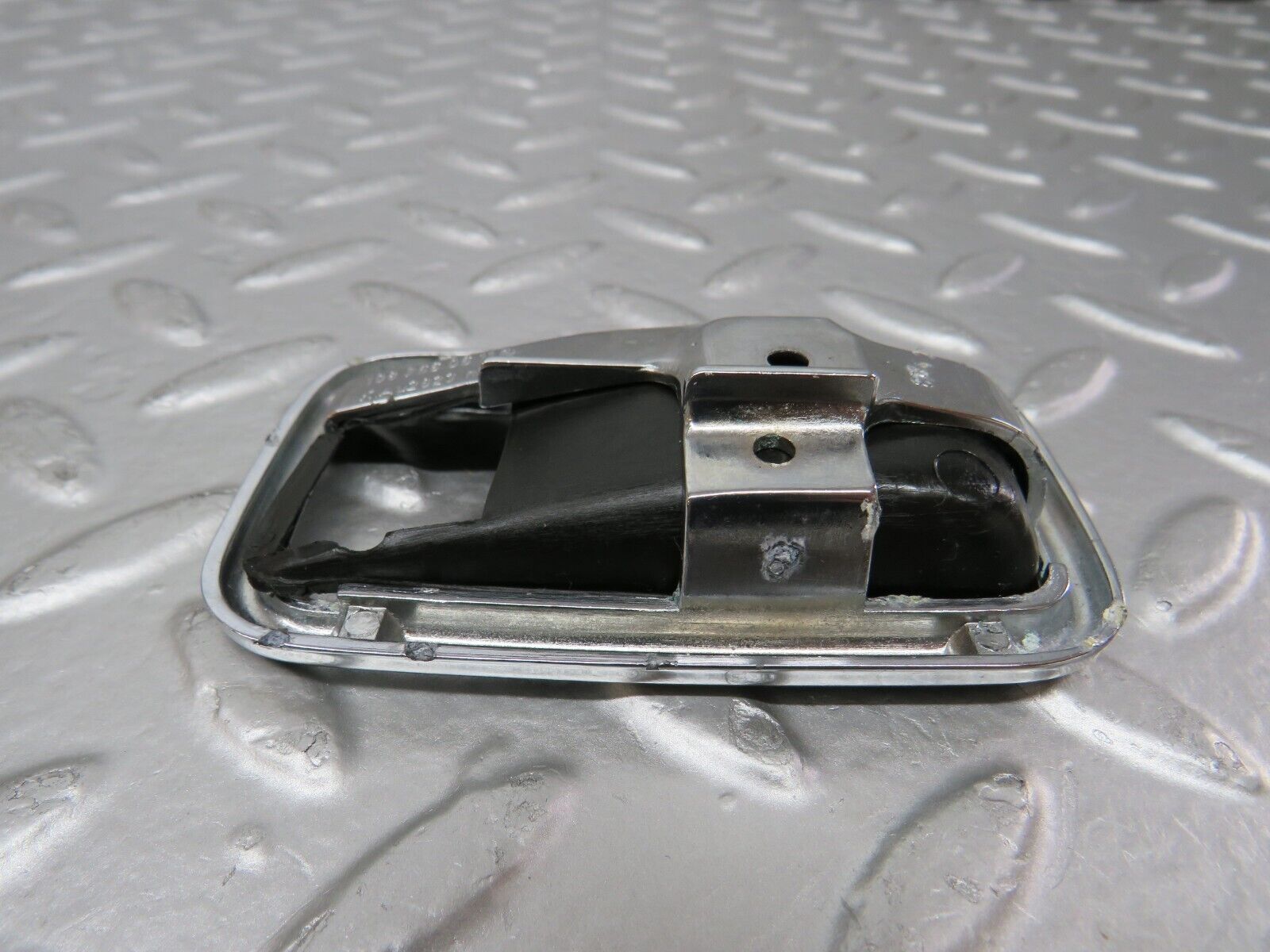 25574 Mercedes-Benz W123 200 Door Handle Surround Right 1087660611