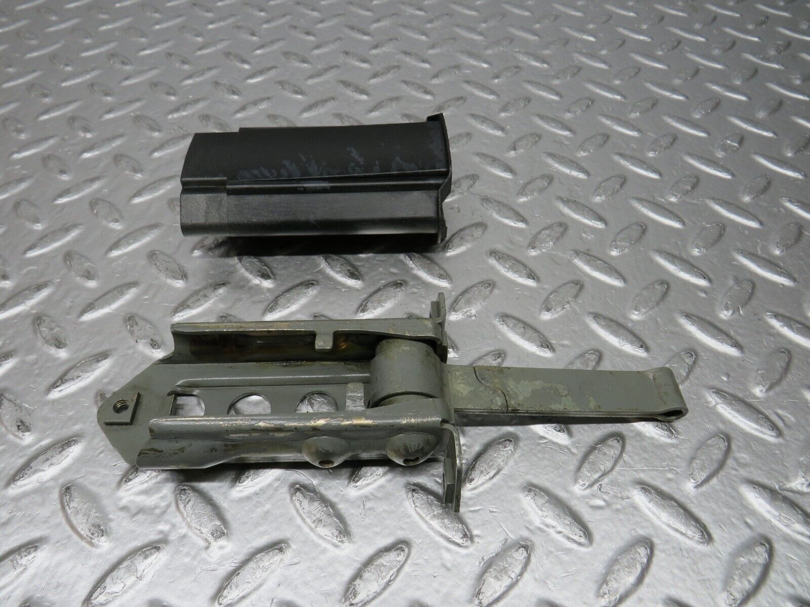 31799 Mercedes-Benz W201 190LE 1.8L Door Safety Check Strap