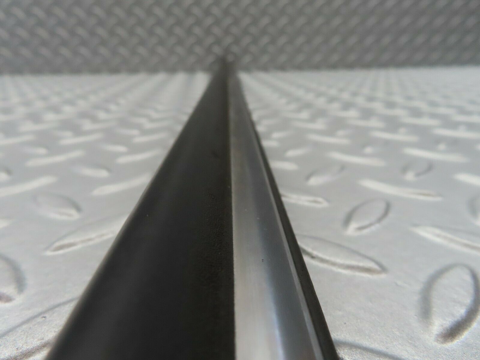 6866 Mercedes-Benz C107 350SLC Coupe Right Door Centre Moulding Trim