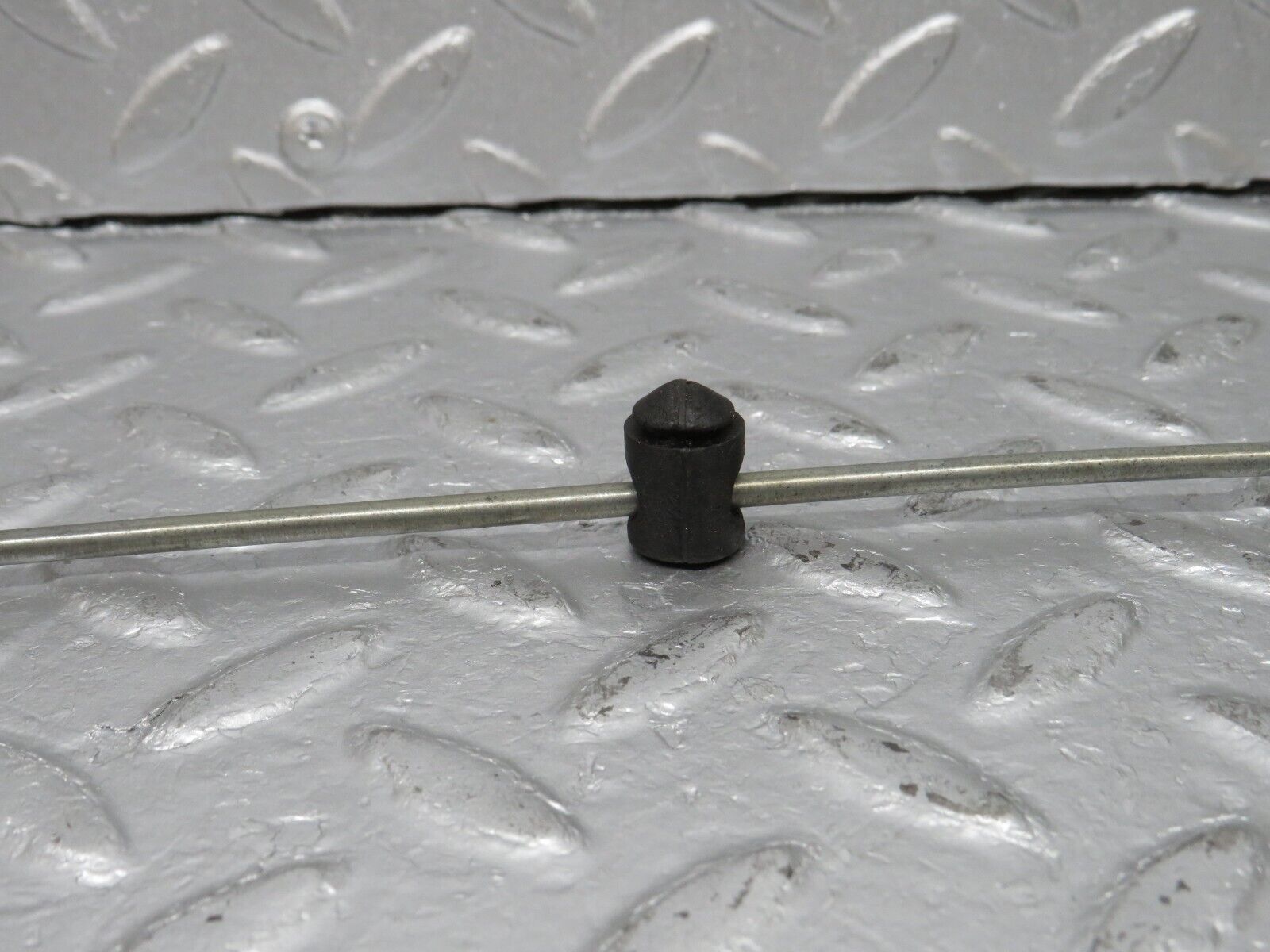 40458 Mercedes-Benz W110 230 Rear Door Lock Control Bar