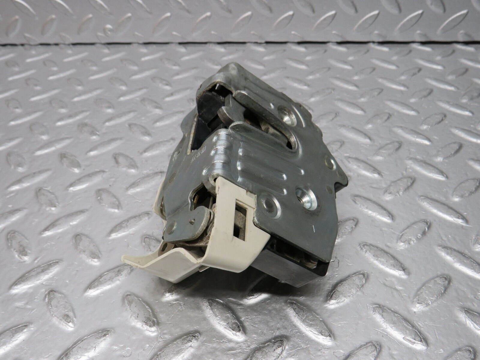 31394 Mercedes-Benz S124 220TE Wagon Rear Left Door Lock Mechanism