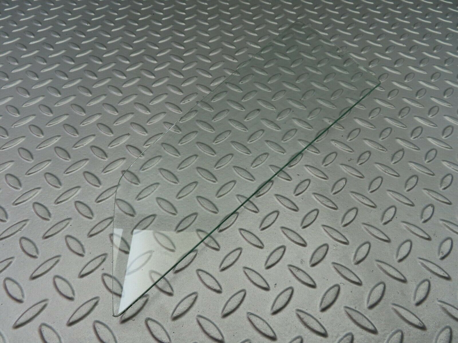 6923 Mercedes-Benz C107 350SLC Coupe Rear Right Inner Quarter Window Glass