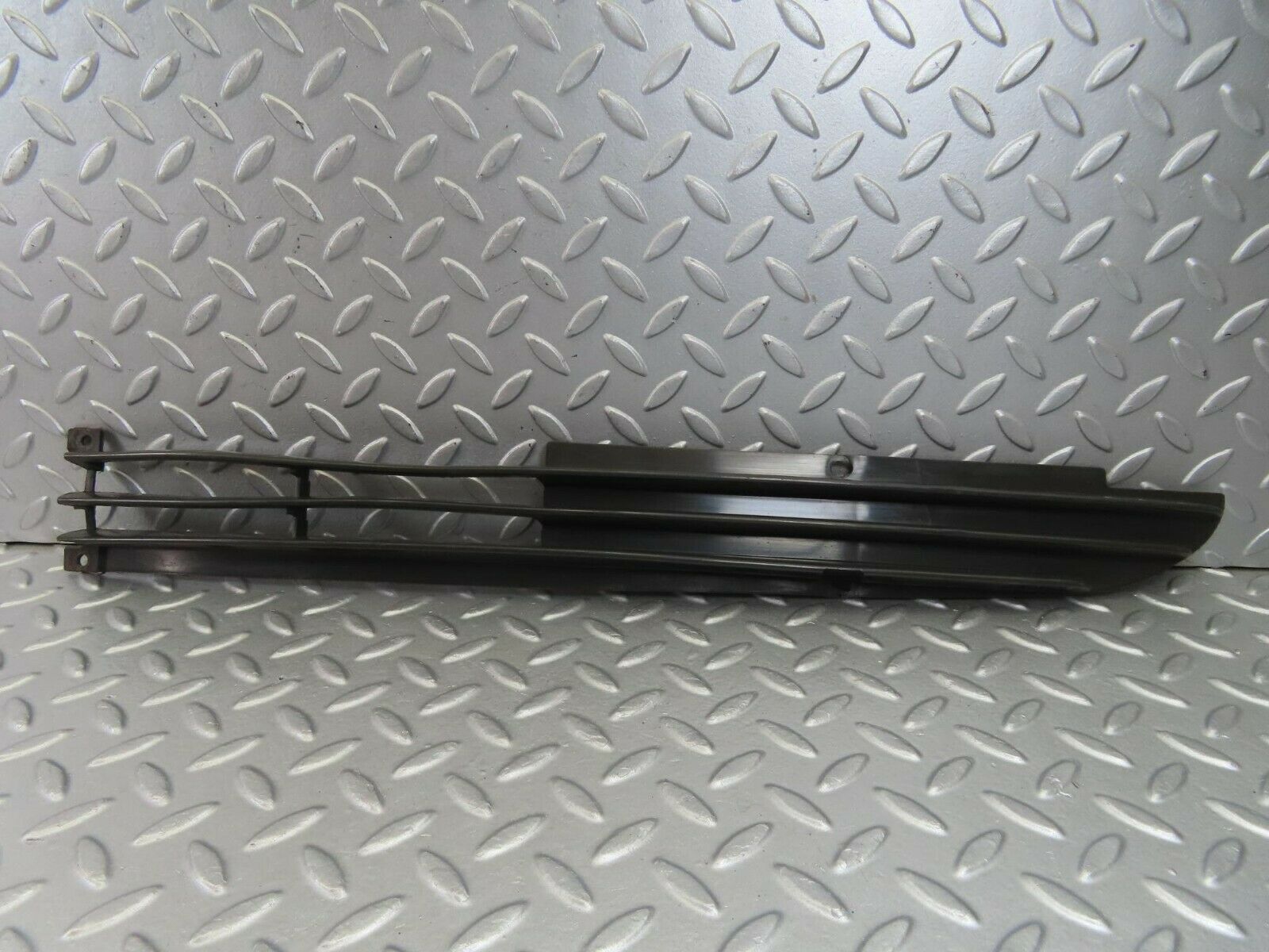 8860 Mercedes-Benz W115 Front Lower Grill Left