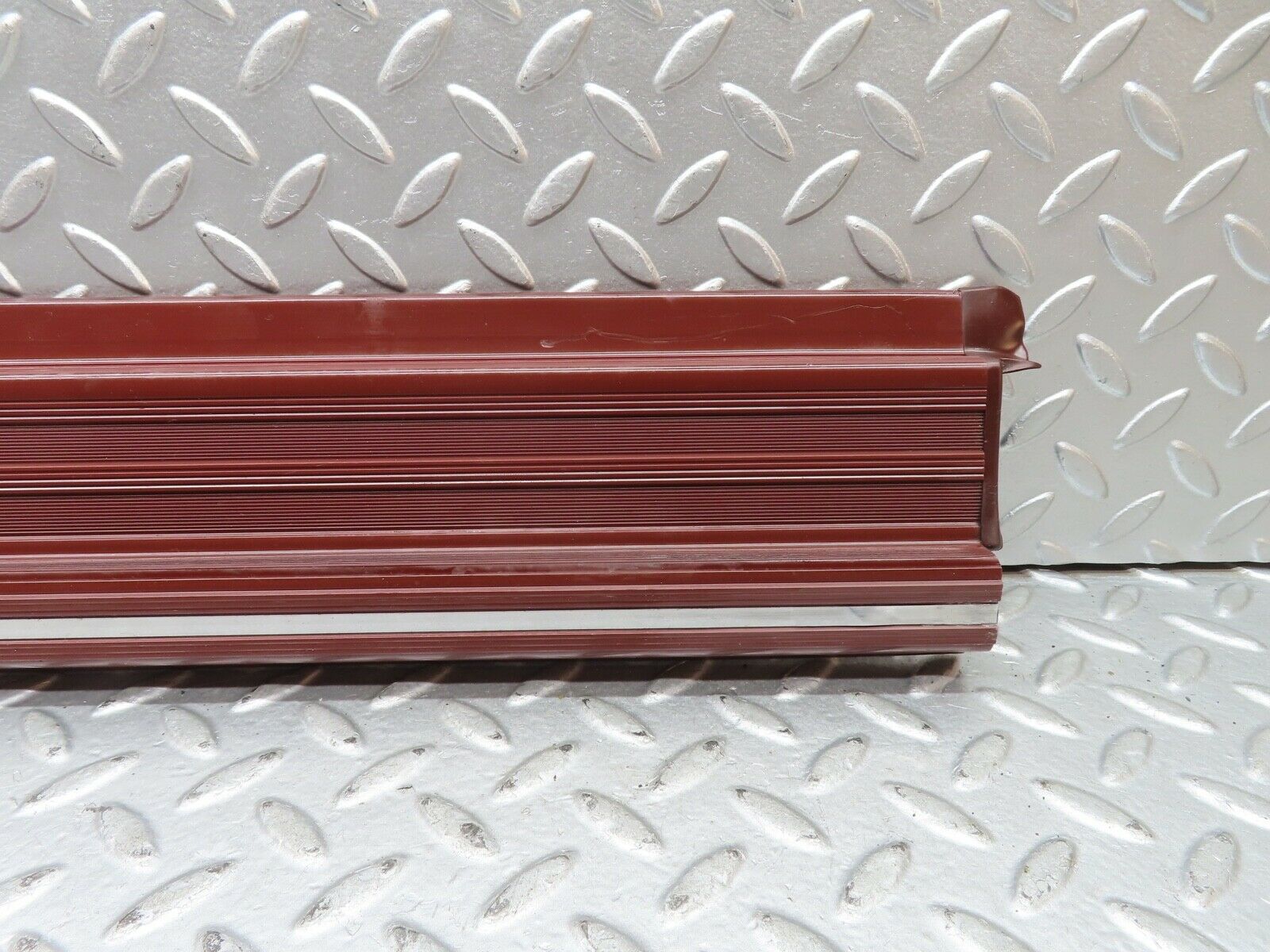 21477 Mercedes-Benz W126 300SE Rear Right Door Sill Cover Burgundy Red