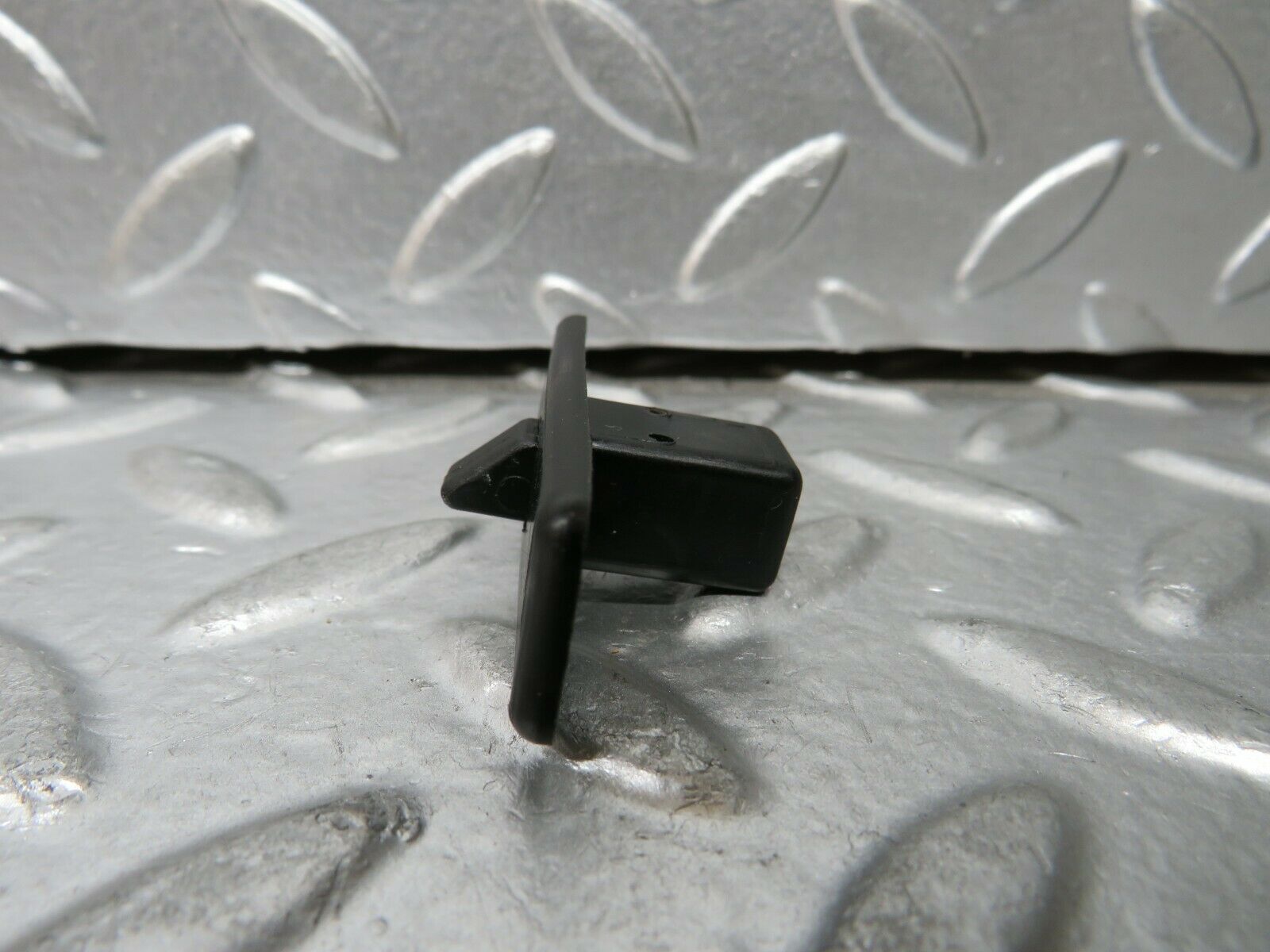 23420 Mercedes-Benz W116 350SE Glove Box Lock 1076890025