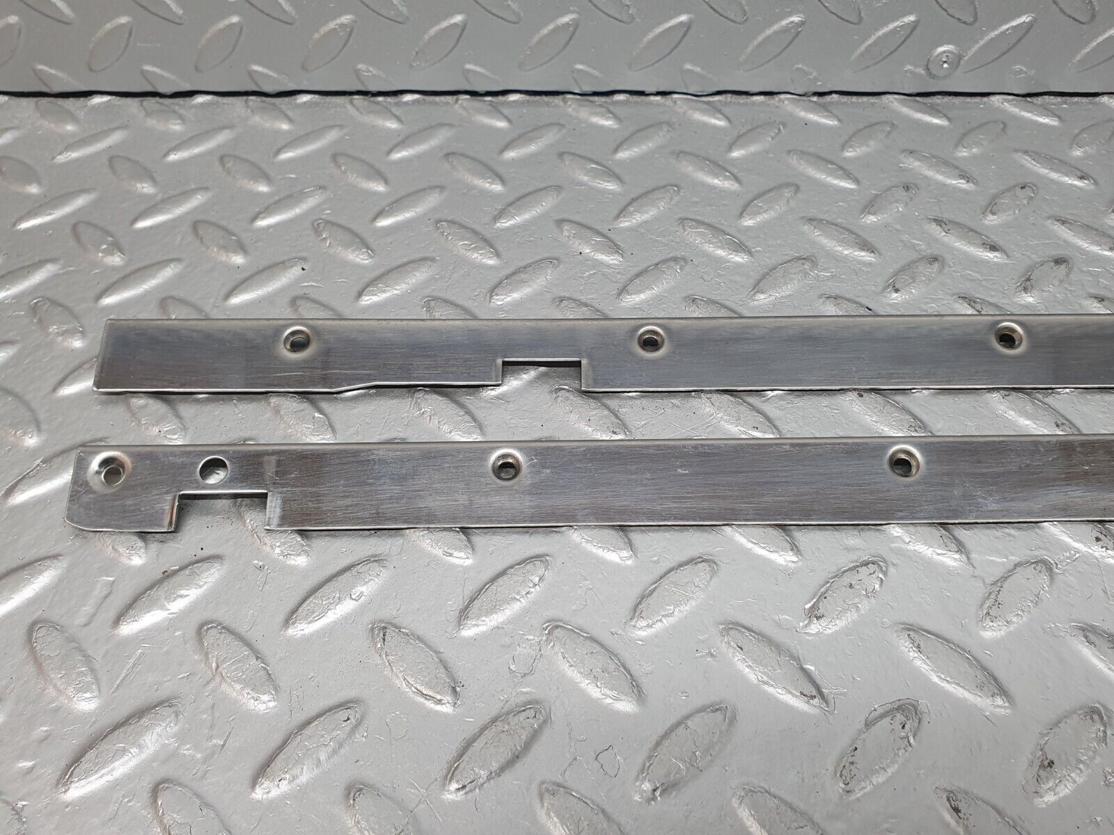 41058 Mercedes-Benz W126 300SE Sunroof Chrome Trim Set