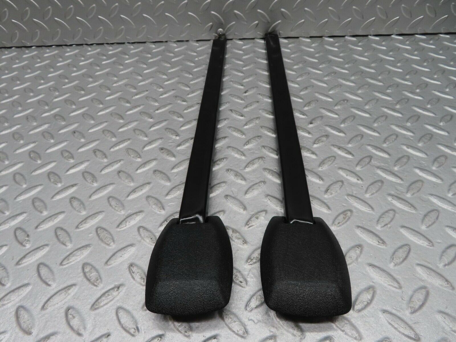 16234 Mercedes-Benz W124 260E Seat Belt Runner With Cover 1249193520