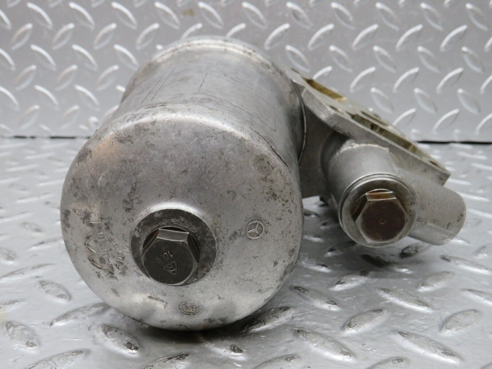 27381 Mercedes-Benz W123 280E Oil Filter Housing 1101801502