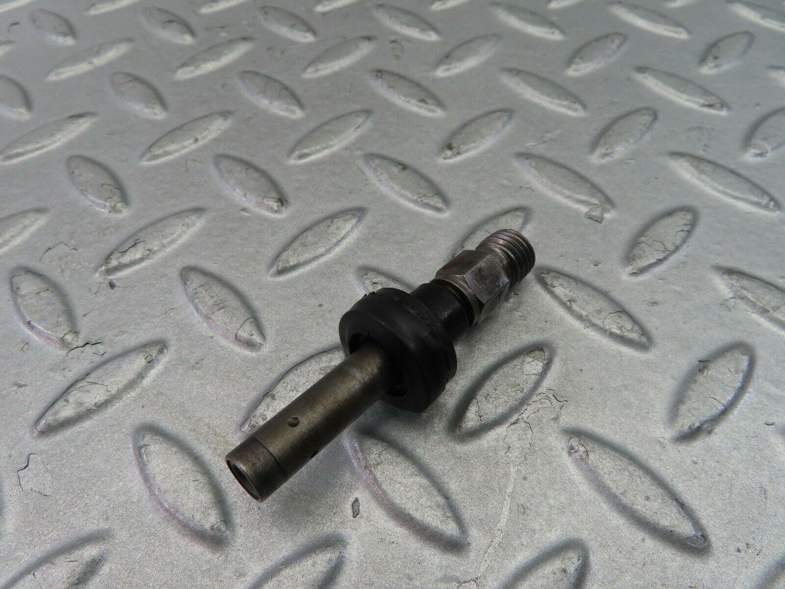 7788 Mercedes-Benz S123 230TE Wagon Fuel Injector Bosch 0437502010