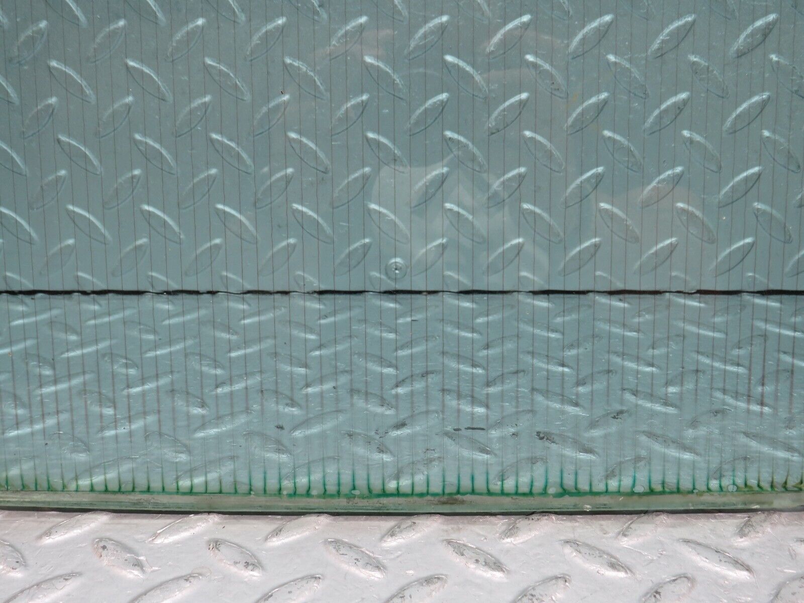 35796 Mercedes-Benz W108 Rear Heated Windscreen