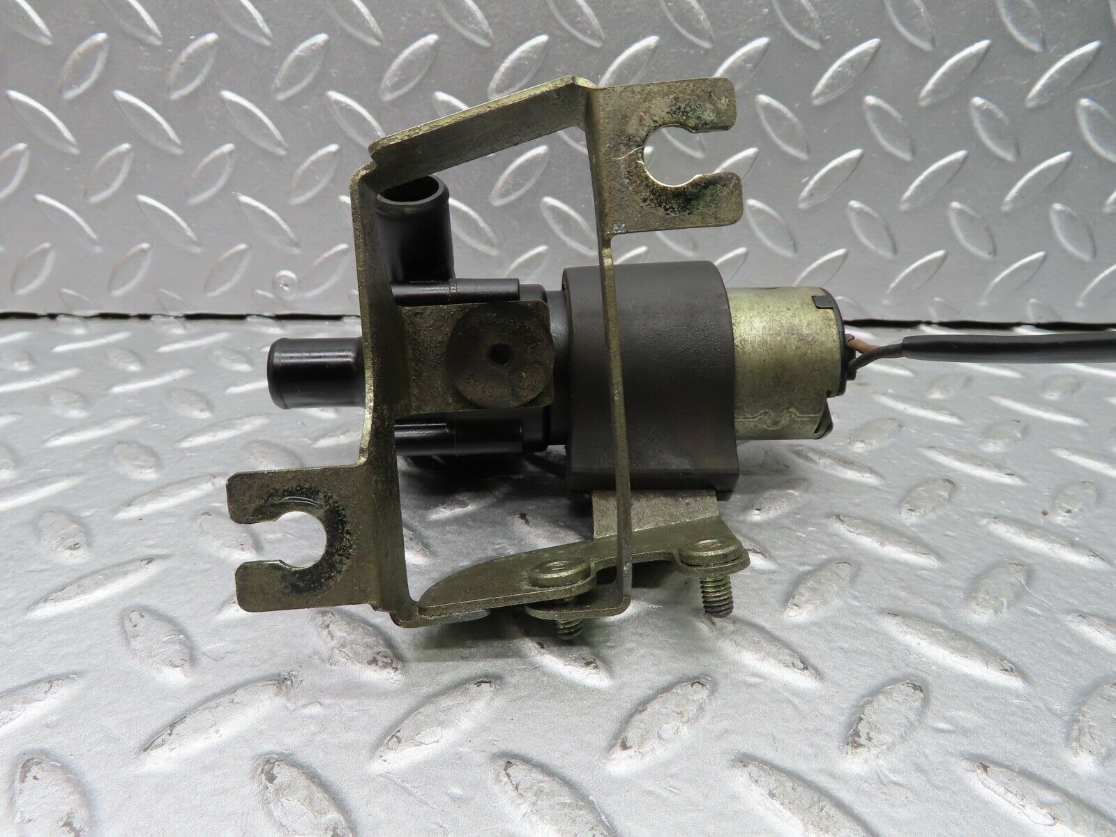 20092 Mercedes-Benz R129 300SL Coupe Heating Water Pump