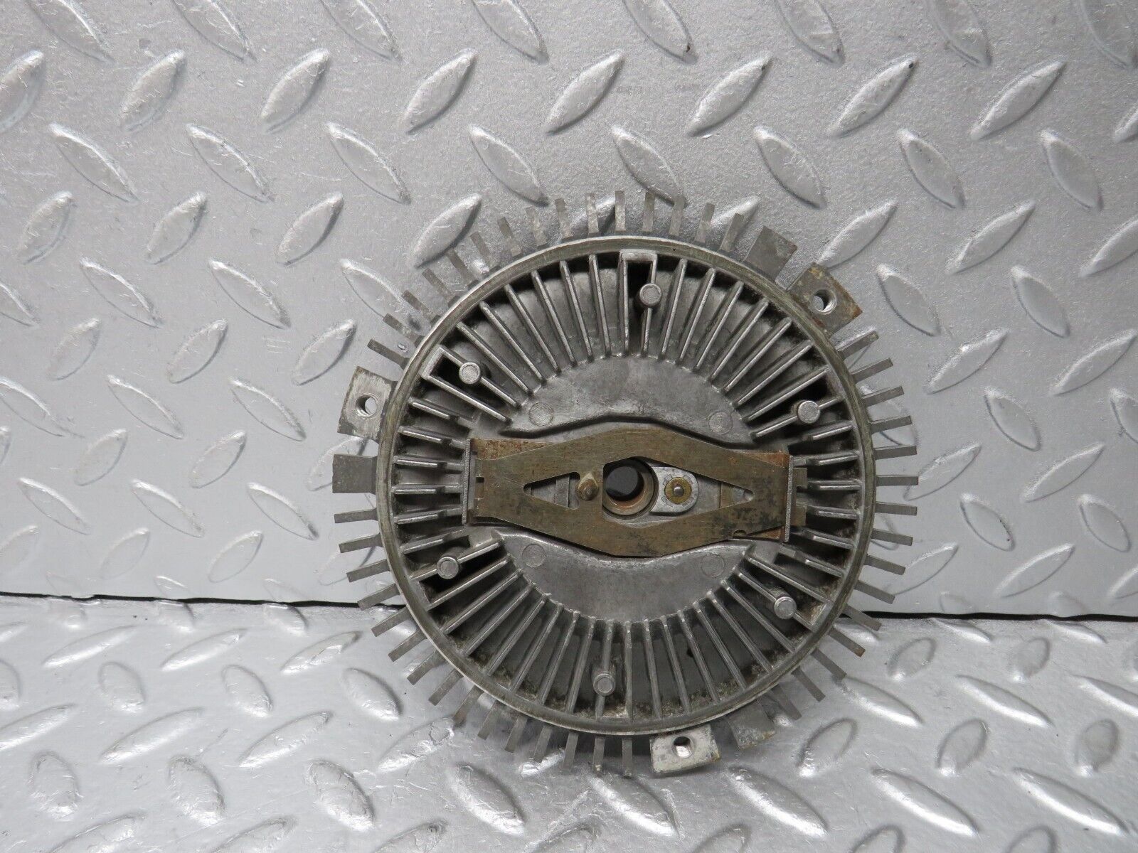 38052 Mercedes-Benz A124 320E Cabriolet Engine Cooling Fan Clutch