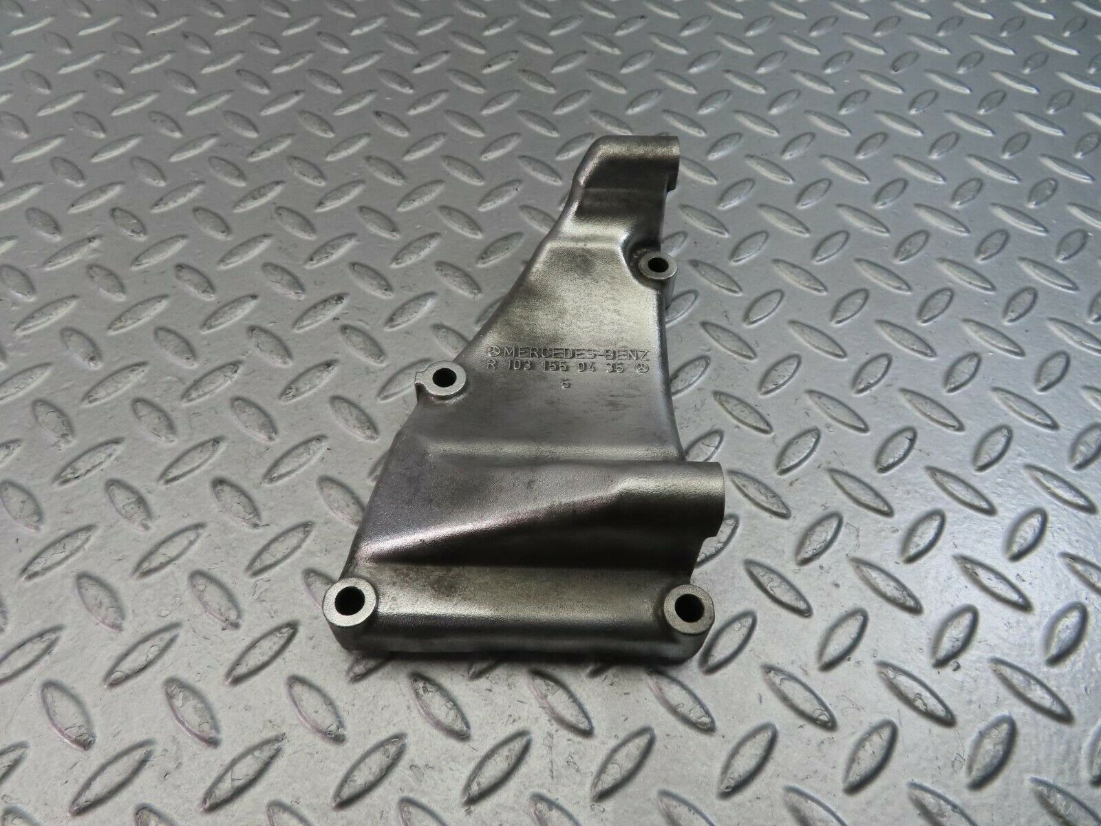 9431 Mercedes-Benz C124 300CE Coupe Alternator Mount Bracket 1031550435