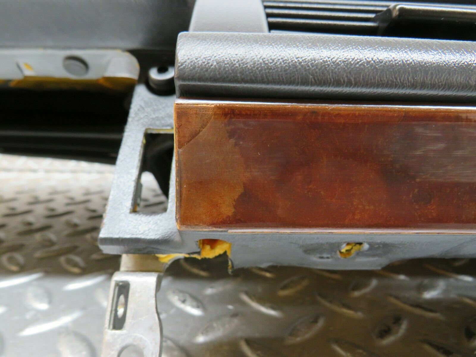 24255 Mercedes-Benz S124 220TE Wagon Dashboard Black