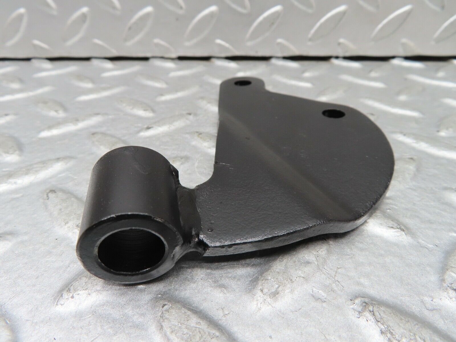 18834 Mercedes-Benz W121 190b Ponton Engine Mount Bracket Left & Right