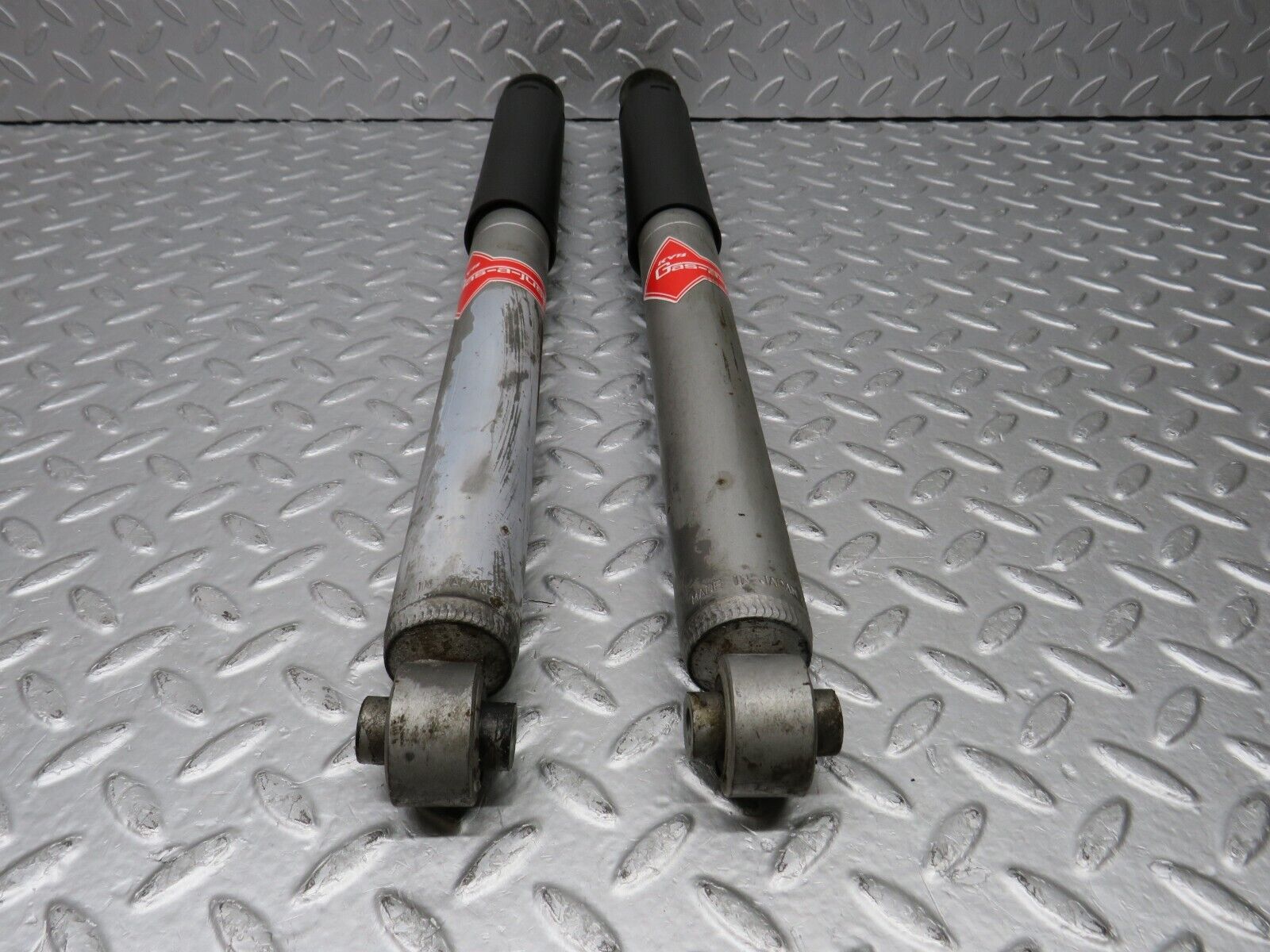 38897 Mercedes-Benz W201 190E 2.6L Rear Shock Absorber Kyb 553177