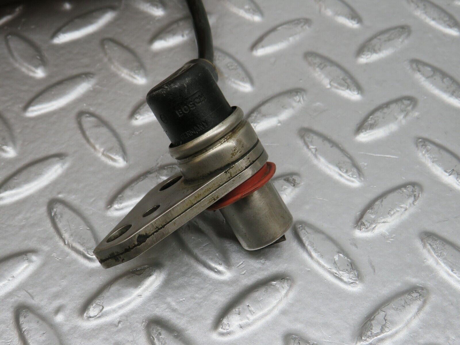 29590 Mercedes-Benz W124 230E ABS Sensor 0265001110