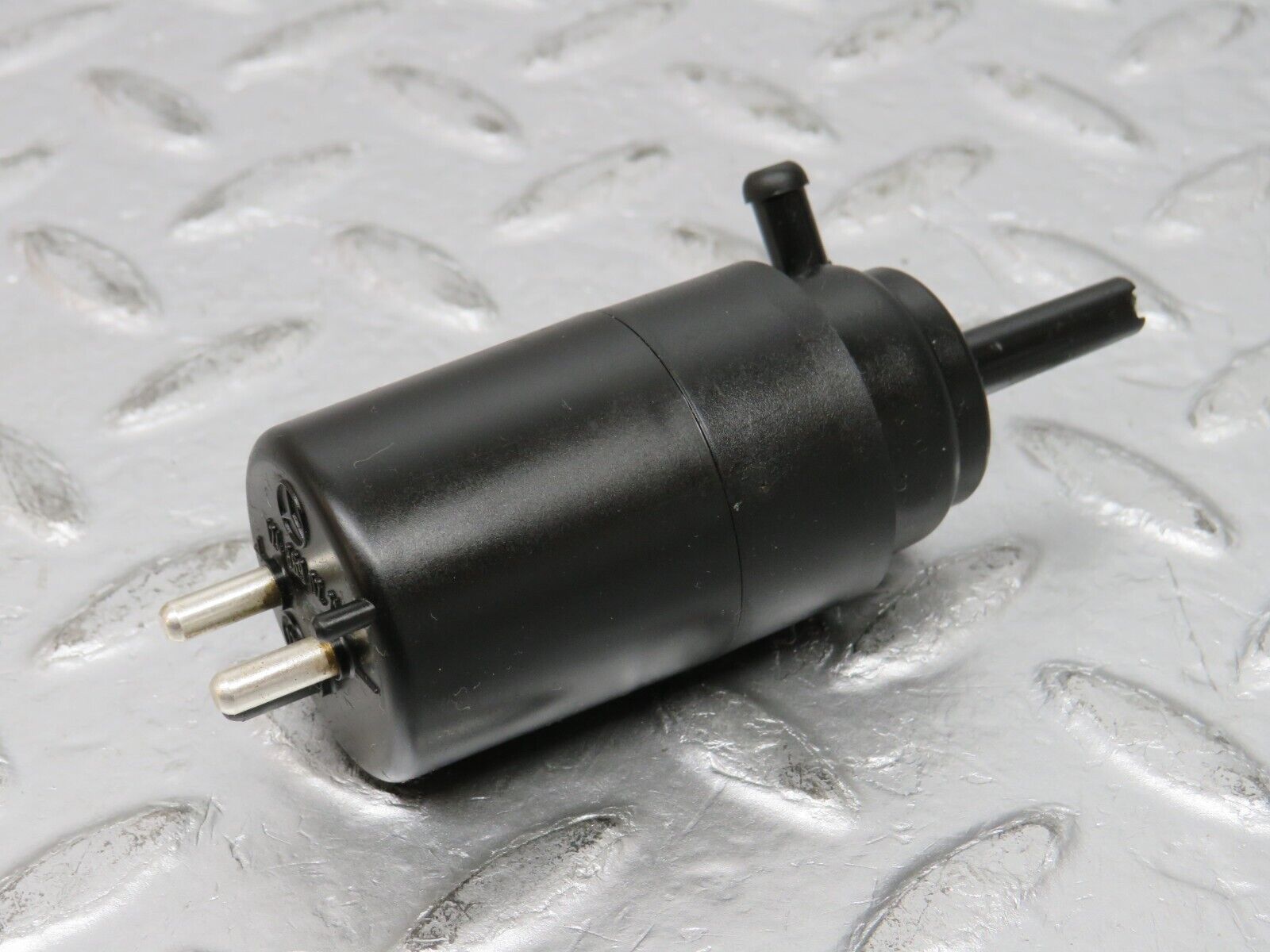 32390 Mercedes-Benz S124 300TE Wagon Windscreen Washer Pump Hella 1248690221