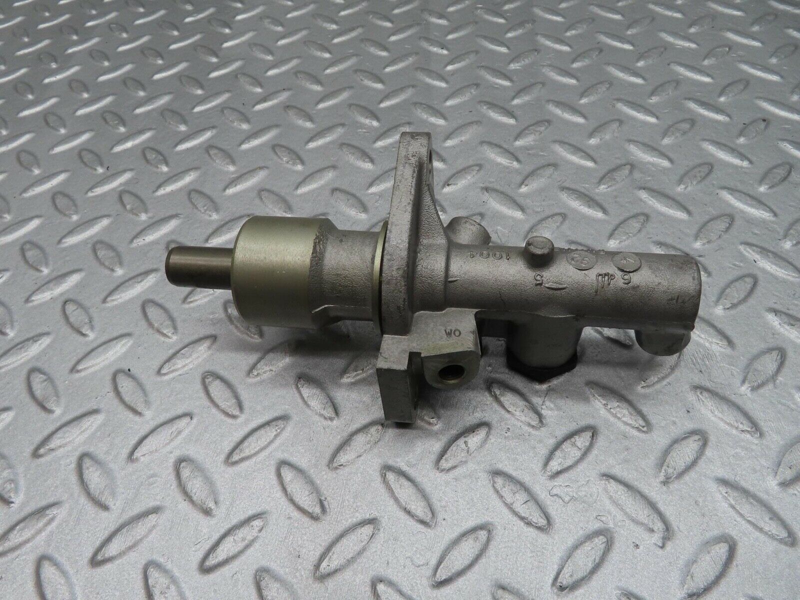 11981 Mercedes-Benz R129 300SL Coupe Brake Master Cylinder