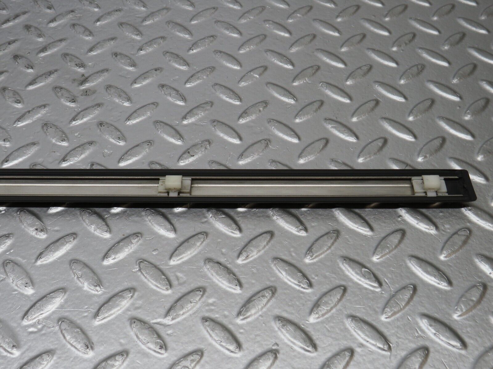 33847 Mercedes-Benz W201 190E 2.0L Rear Right Door Centre Moulding Trim