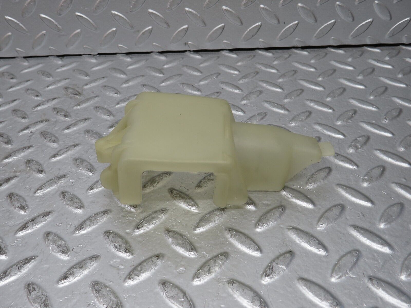 30285 Mercedes-Benz W124 230E Rear Door Lock Vacuum Actuator Cover 1248050590