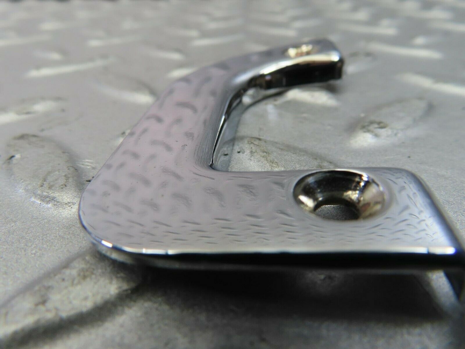 9057 Mercedes-Benz W115 Right Interior Chrome Door Latch Trim