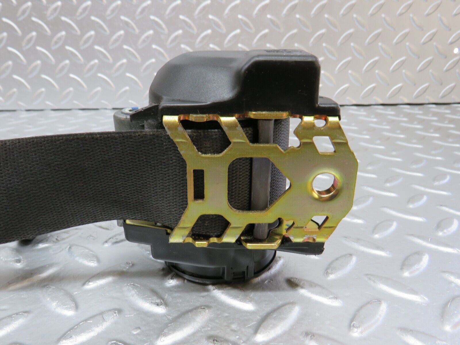 29605 Mercedes-Benz W124 230E Front Left Seat Belt With Buckle 2018607185