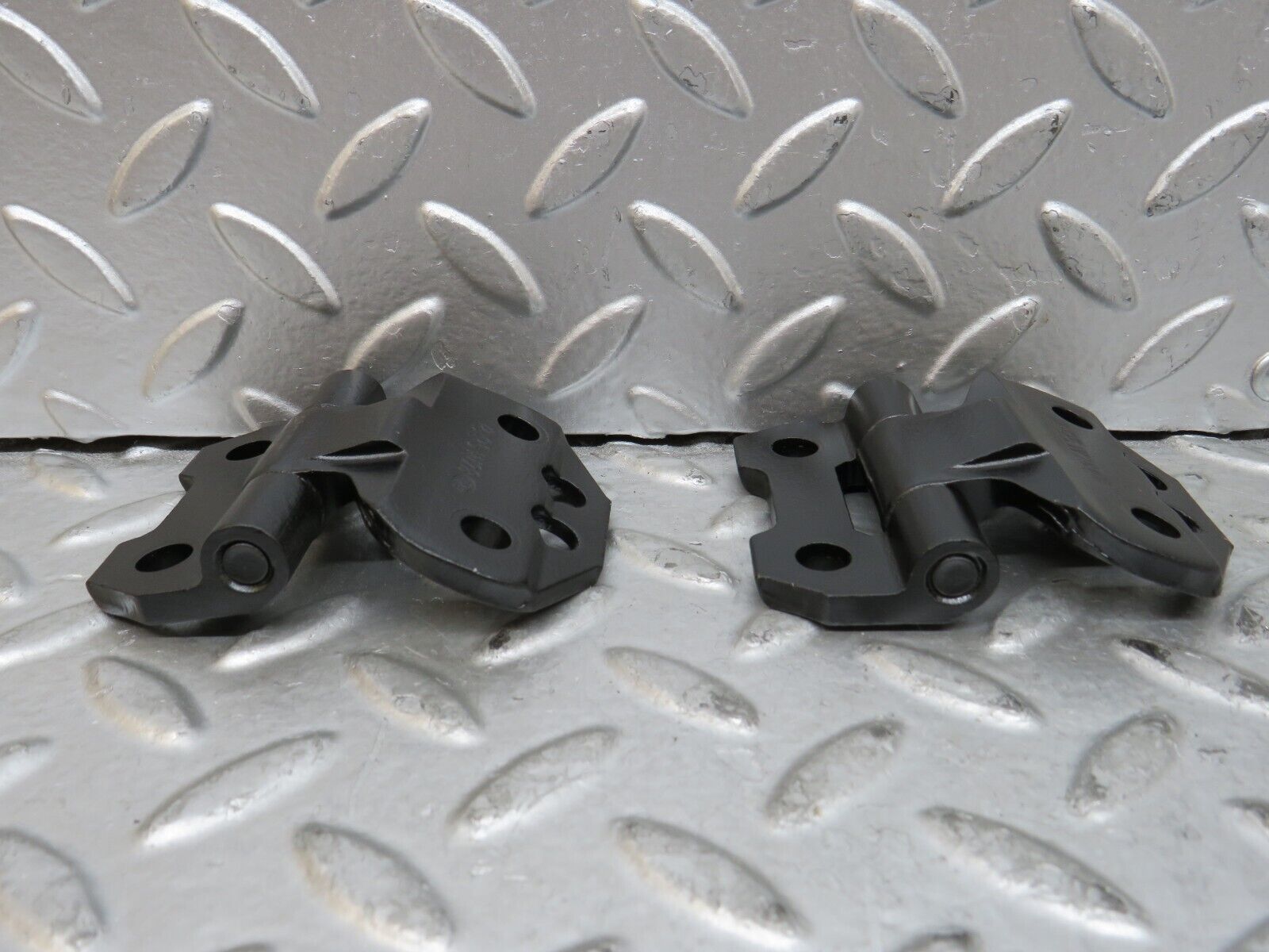 29131 Mercedes-Benz C124 320CE Coupe Right Door Hinge Pair