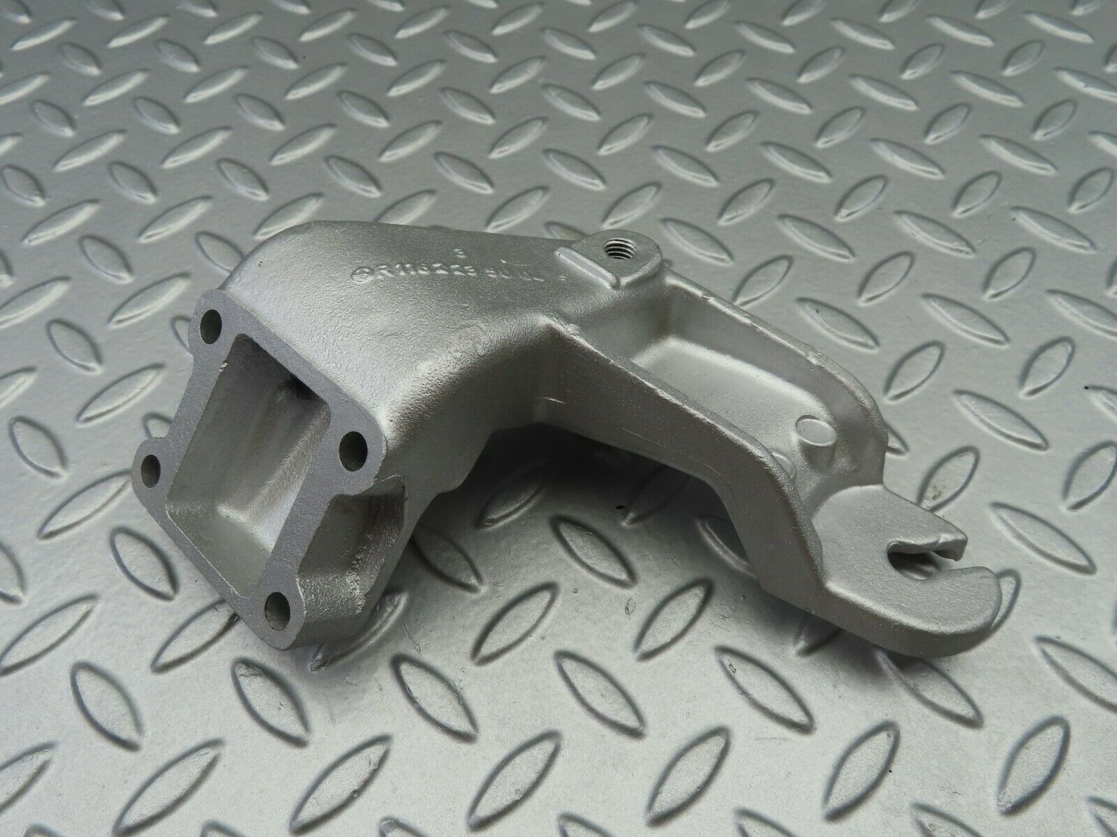 6391 Mercedes-Benz W126 380SE Engine Mount Bracket Right Side 1162235004