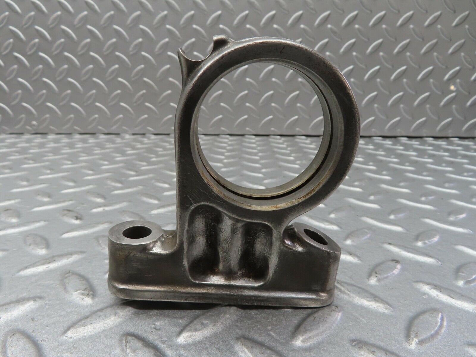 13358 Mercedes-Benz C107 350SLC Coupe Camshaft Tower Bearing