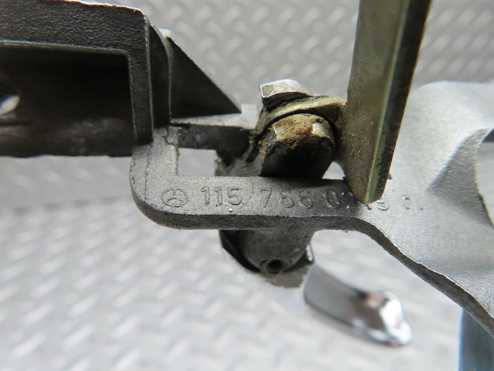 12259 Mercedes-Benz W108 280SE 3.5 Chrome Door Handle Right 1157660219